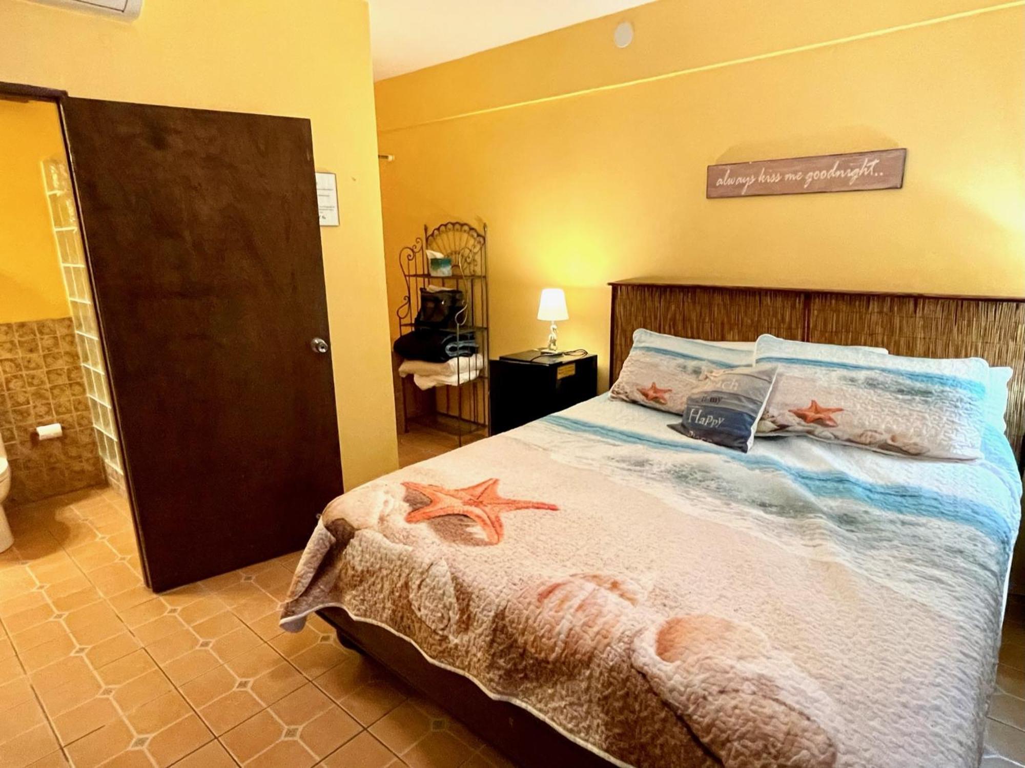Esperanza Inn Guesthouse (Adults Only) Βιέκες Δωμάτιο φωτογραφία