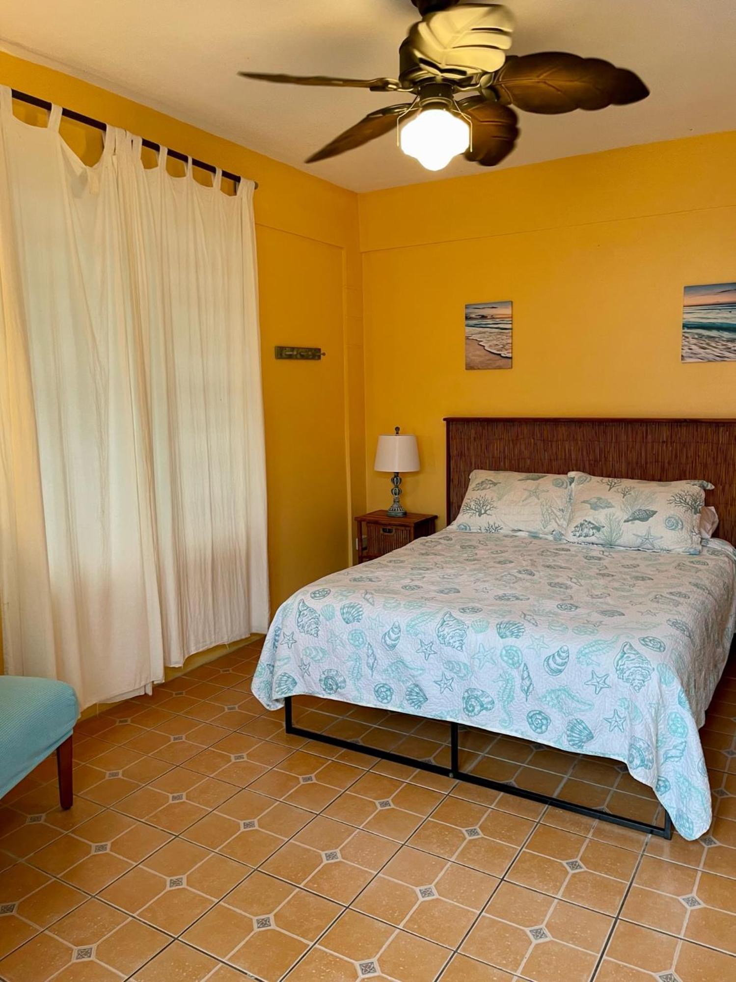 Esperanza Inn Guesthouse (Adults Only) Βιέκες Δωμάτιο φωτογραφία